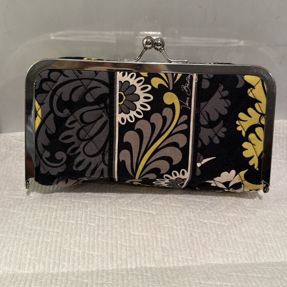 Like new Vera Bradley Baroque Retired Cosmetic Makeup Jewelry Clutch Bag